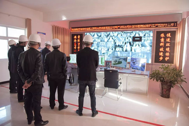 �F���~�ʭh(hu��n)���־��L������һ���W�R���u���������{��